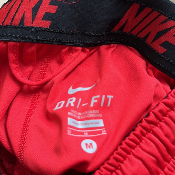 Nike shorts - Picture 2 of 2